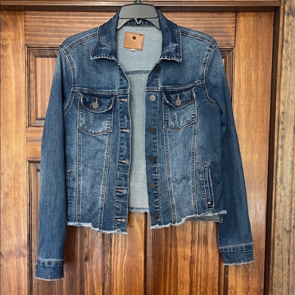 EJEAN PREMIUM DENIM JACKET SMALL